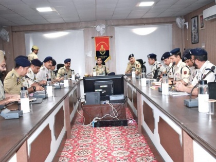 ADGP Jammu Zone visits Rajouri, chairs security review meeting | ADGP Jammu Zone visits Rajouri, chairs security review meeting