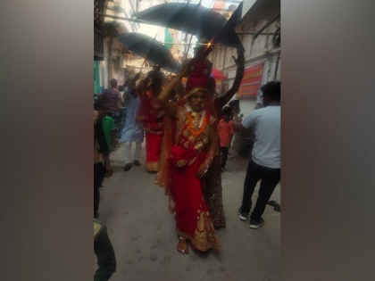 Chhattisgarh: Five eunuchs marry their 'Guru' in Janjgir-Champa | Chhattisgarh: Five eunuchs marry their 'Guru' in Janjgir-Champa