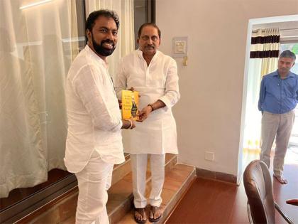 Ex-Andhra CM Kiran Kumar Reddy joins BJP weeks after quitting Congress | Ex-Andhra CM Kiran Kumar Reddy joins BJP weeks after quitting Congress