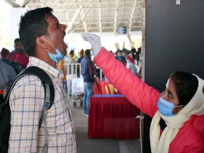 India registers 6,155 fresh Covid cases, active cases climb to 31,194 | India registers 6,155 fresh Covid cases, active cases climb to 31,194