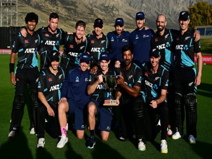 Last-ball thriller: New Zealand clinch T20I series 2-1 with 4-wicket win over Sri Lanka | Last-ball thriller: New Zealand clinch T20I series 2-1 with 4-wicket win over Sri Lanka