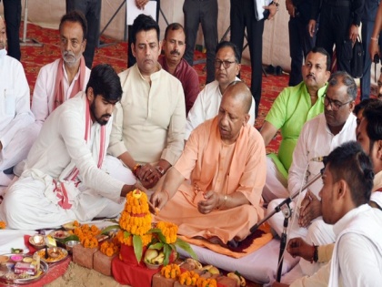 One crore youth in UP will be provided employment in next three years, says CM Yogi | One crore youth in UP will be provided employment in next three years, says CM Yogi