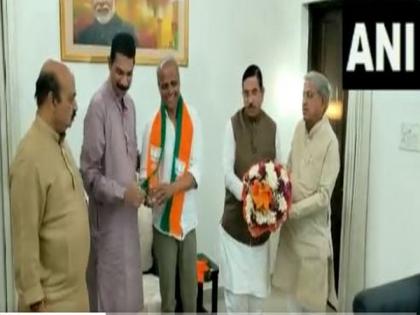 Delhi: Congress leader Nagaraj Chabbi joins BJP | Delhi: Congress leader Nagaraj Chabbi joins BJP