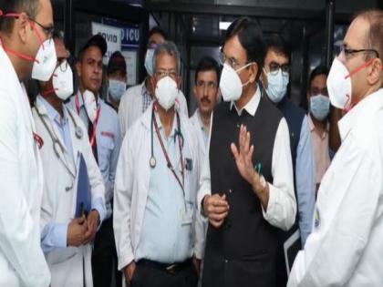 Health Minister Mansukh Mandaviya visits RML hospital, reviews mock drill for ensuring COVID readiness | Health Minister Mansukh Mandaviya visits RML hospital, reviews mock drill for ensuring COVID readiness