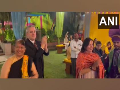 Foreign diplomats dance in traditional attire at Meenakshi Lekhi's Baisakhi party | Foreign diplomats dance in traditional attire at Meenakshi Lekhi's Baisakhi party