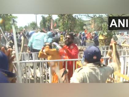 Jharkhand: BJP holds protest against Soren govt | Jharkhand: BJP holds protest against Soren govt