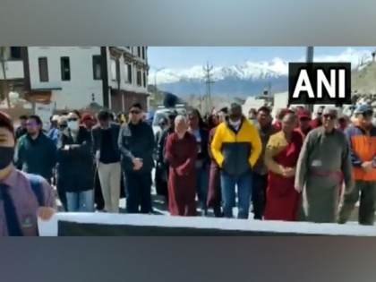 Ladakh: Locals stage protest against rape, murder of minor girl | Ladakh: Locals stage protest against rape, murder of minor girl