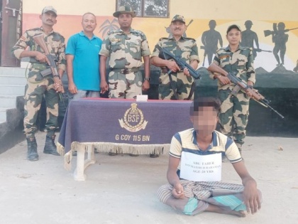 BSF nabs smuggler on Indo-Bangla border in Murshidabad | BSF nabs smuggler on Indo-Bangla border in Murshidabad