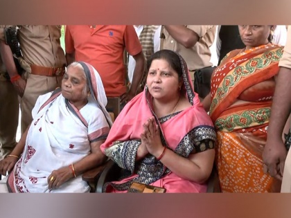 "Tribute to my son," Umesh Pal's mother thanks CM Yogi after Atiq Ahmed's son killed in encounter | "Tribute to my son," Umesh Pal's mother thanks CM Yogi after Atiq Ahmed's son killed in encounter
