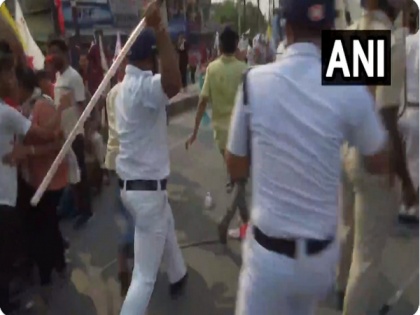 SSC scam: Police lathi-charge, tear gas against protesters in West Bengal's Siliguri | SSC scam: Police lathi-charge, tear gas against protesters in West Bengal's Siliguri