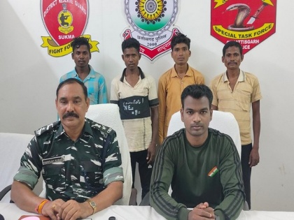 Four Naxals surrender to police in Chhattisgarh's Sukma | Four Naxals surrender to police in Chhattisgarh's Sukma