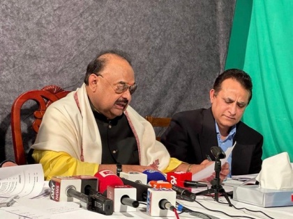 MQM leader Altaf Hussain asks Pakistanis worldwide to become 'Judge' against state discrimination | MQM leader Altaf Hussain asks Pakistanis worldwide to become 'Judge' against state discrimination