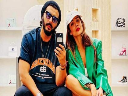 Arjun Kapoor shares adorable picture with girlfriend Malaika Arora | Arjun Kapoor shares adorable picture with girlfriend Malaika Arora