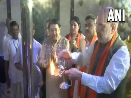 Union Home Minister Amit Shah performs puja at Dakshineswar Kali Temple in Kolkata | Union Home Minister Amit Shah performs puja at Dakshineswar Kali Temple in Kolkata