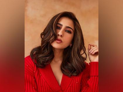 Sara Ali Khan grooves on 'Chaka Chak' song on her Sydney trip, check out video | Sara Ali Khan grooves on 'Chaka Chak' song on her Sydney trip, check out video