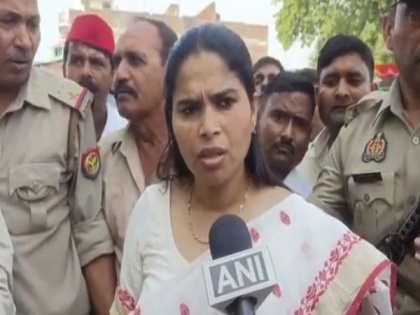 "If someone takes law in their hands, there is punishment," says wife of slain Raju Pal on Asad, Ghulam encounter | "If someone takes law in their hands, there is punishment," says wife of slain Raju Pal on Asad, Ghulam encounter