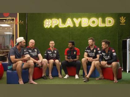 RCB's Glenn Maxwell flies childhood friends to give them 'Indian' experience | RCB's Glenn Maxwell flies childhood friends to give them 'Indian' experience