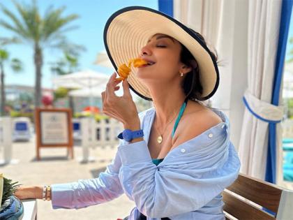 Shilpa Shetty enjoys her 'Sunday Binge' with curly fries, check out her beachy look | Shilpa Shetty enjoys her 'Sunday Binge' with curly fries, check out her beachy look