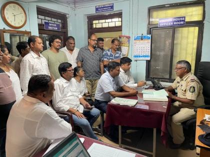 Goa: Congress leaders detained while heading to Amit Shah's public meeting venue | Goa: Congress leaders detained while heading to Amit Shah's public meeting venue Goa: Congress leaders detained while heading to Amit Shah's public meeting venue | Goa: Congress leaders detained while heading to Amit Shah's public meeting venue