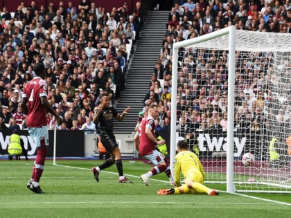 Premier League: Arsenal play out 2-2 draw with West Ham United | Premier League: Arsenal play out 2-2 draw with West Ham United