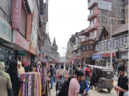 Eid preparations in full swing in JK, markets abuzz with festive spirit | Eid preparations in full swing in JK, markets abuzz with festive spirit