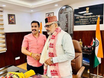 Himachal minister Vikramaditya Singh meets Union Minister Giriraj Singh, urges for speedy sanction of PMGSY projects | Himachal minister Vikramaditya Singh meets Union Minister Giriraj Singh, urges for speedy sanction of PMGSY projects