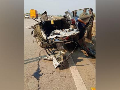 Maharashtra: Former Ranji Cricketer Praveen Hingnikar injured in road accident, wife dies | Maharashtra: Former Ranji Cricketer Praveen Hingnikar injured in road accident, wife dies