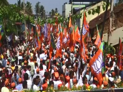 Karnataka polls: Yediyurappa holds roadshow in Shikaripur as son Vijayendra set to file nomination | Karnataka polls: Yediyurappa holds roadshow in Shikaripur as son Vijayendra set to file nomination