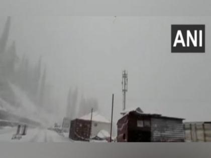 Parts of Himachal Pradesh receives snowfall, covers Atal Tunnel | Parts of Himachal Pradesh receives snowfall, covers Atal Tunnel