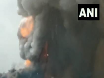 Fire breaks out at firecracker company in Gujarat's Aravalli | Fire breaks out at firecracker company in Gujarat's Aravalli