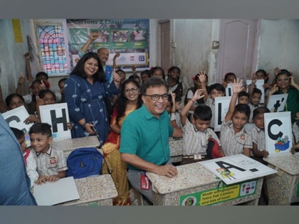 Mumbai's Earth Day gift to Mahatma Phule Vidyalaya - 40 desks made of recycled beverage cartons | Mumbai's Earth Day gift to Mahatma Phule Vidyalaya - 40 desks made of recycled beverage cartons