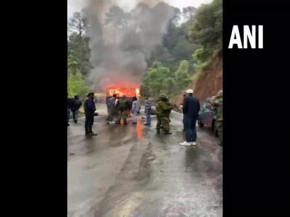 5 soldiers die as Indian Army's vehicle catches fire in JK's Poonch | 5 soldiers die as Indian Army's vehicle catches fire in JK's Poonch
