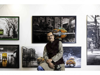 Arpan Bhowmik's 'Memories in Monochrome' on display at Cityscape Depictions of Mumbai and Kolkata at Jehangir Art Gallery Captivates Art Enthusiasts | Arpan Bhowmik's 'Memories in Monochrome' on display at Cityscape Depictions of Mumbai and Kolkata at Jehangir Art Gallery Captivates Art Enthusiasts