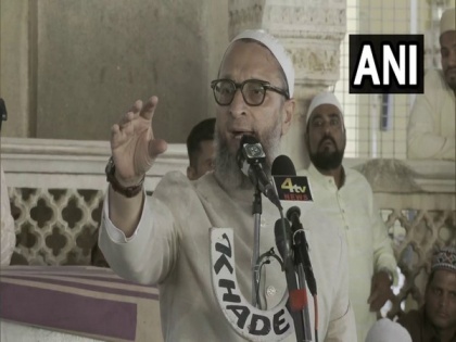 Owaisi compares killers of gangster Atiq Ahmed with Godse | Owaisi compares killers of gangster Atiq Ahmed with Godse