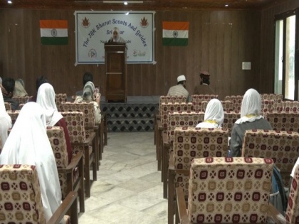 J-K: 'Naat and Seerat' competition organised in Srinagar for girl students | J-K: 'Naat and Seerat' competition organised in Srinagar for girl students
