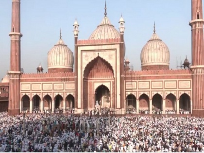 Muslims across India celebrate Eid-ul-Fitr with prayers | Muslims across India celebrate Eid-ul-Fitr with prayers