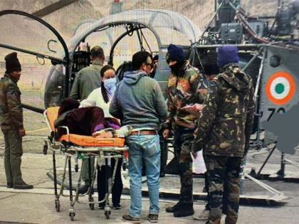 IAF airlifts elderly woman in critical medical condition from Zanskar valley in Ladakh | IAF airlifts elderly woman in critical medical condition from Zanskar valley in Ladakh