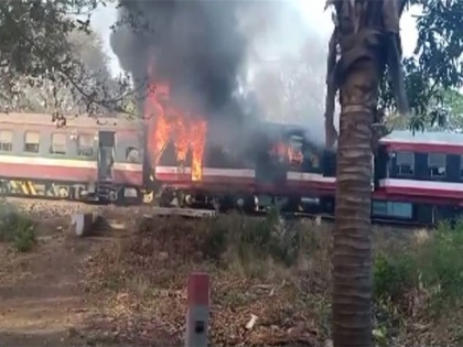 Fire breaks out in train at MP's Pritam Nagar station, no casualties reported | Fire breaks out in train at MP's Pritam Nagar station, no casualties reported