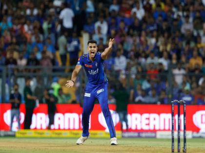 "He will learn from it...", MI coach Boucher backs Arjun Tendulkar following expensive spell against PBKS | "He will learn from it...", MI coach Boucher backs Arjun Tendulkar following expensive spell against PBKS