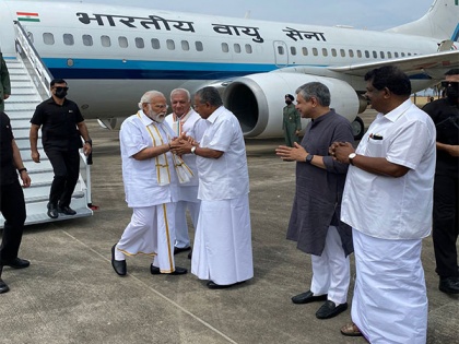 Kerala Governor, CM Vijayan welcome PM Modi in Thiruvananthapuram | Kerala Governor, CM Vijayan welcome PM Modi in Thiruvananthapuram