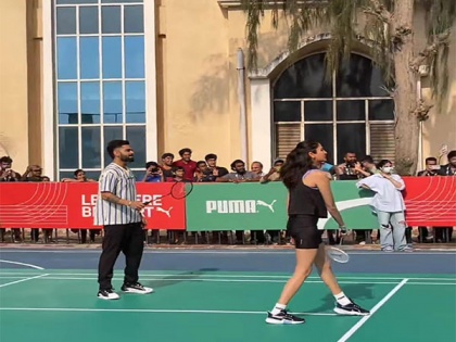 Virat Kohli, Anushka Sharma surprise fans with badminton face-off, bat for 'Let There Be Sport' movement | Virat Kohli, Anushka Sharma surprise fans with badminton face-off, bat for 'Let There Be Sport' movement