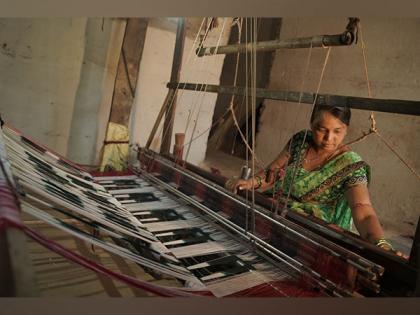 Weaverstory announces joint venture with Chhattisgarh Handloom to promote the state's rich handloom heritage | Weaverstory announces joint venture with Chhattisgarh Handloom to promote the state's rich handloom heritage