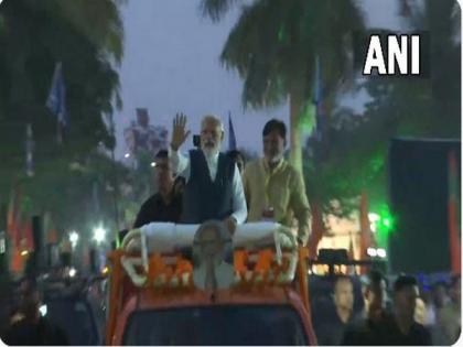 PM Modi holds mega roadshow in Daman | PM Modi holds mega roadshow in Daman