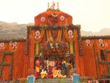 Uttarakhand: Portals of Badrinath Dham opened for devotees | Uttarakhand: Portals of Badrinath Dham opened for devotees
