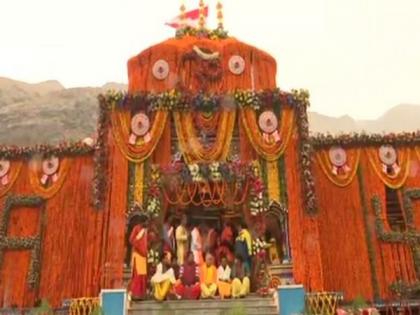 First puja performed in name of PM Modi as doors open for Badrinath Dham | First puja performed in name of PM Modi as doors open for Badrinath Dham