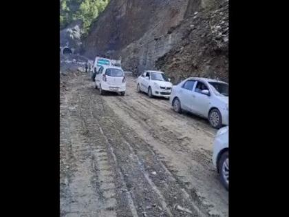 Vehicular movement restored at Jammu-Srinagar highway | Vehicular movement restored at Jammu-Srinagar highway