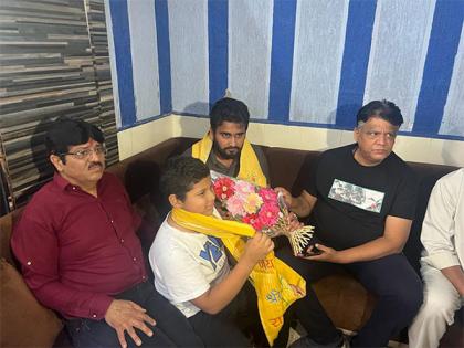 MP: Bhopal businessman stuck in Sudan reaches home safely | MP: Bhopal businessman stuck in Sudan reaches home safely MP: Bhopal businessman stuck in Sudan reaches home safely | MP: Bhopal businessman stuck in Sudan reaches home safely