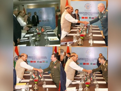 Rajnath Singh avoids handshake with Chinese counterpart at bilateral meet | Rajnath Singh avoids handshake with Chinese counterpart at bilateral meet