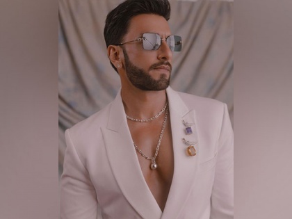 Ranveer Singh looks smoking hot in white suit at Tiffany event in New York | Ranveer Singh looks smoking hot in white suit at Tiffany event in New York