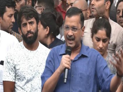 Delhi CM meets wrestlers protesting against WFI chief at Jantar Mantar | Delhi CM meets wrestlers protesting against WFI chief at Jantar Mantar